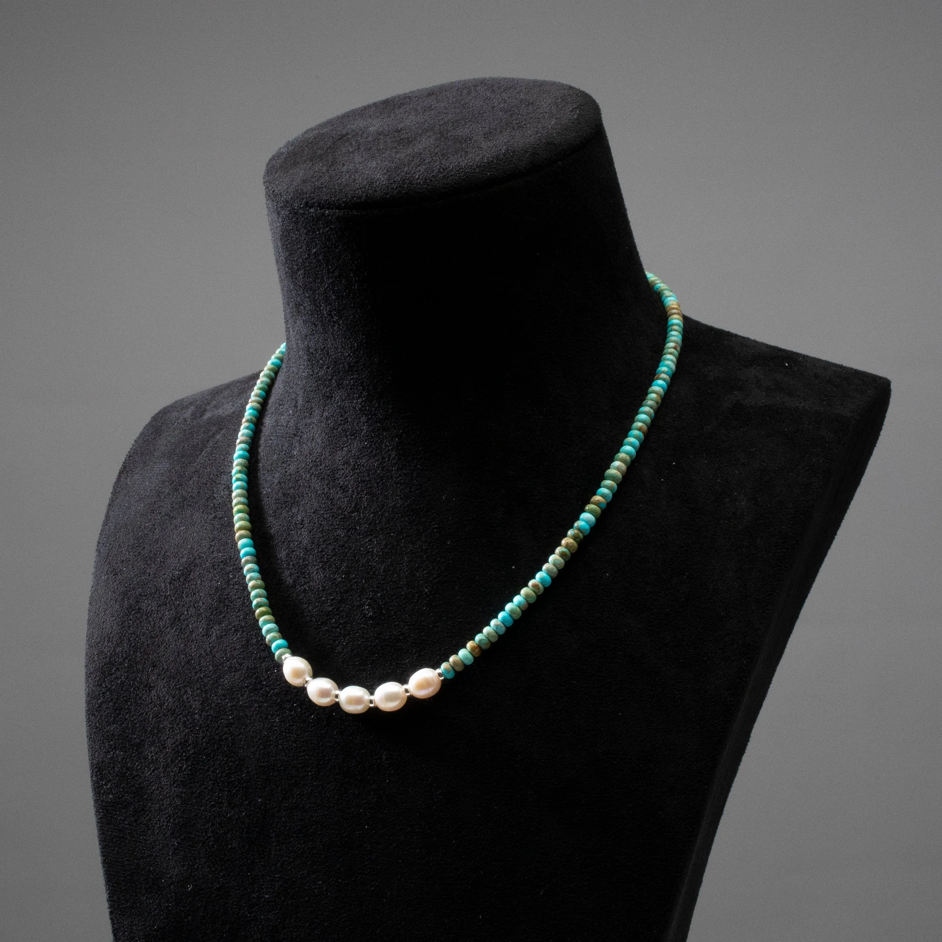 4mm Faceted King Howlite Turquoise Bead Necklace with 5 Pearls with 925 Silver Clasp