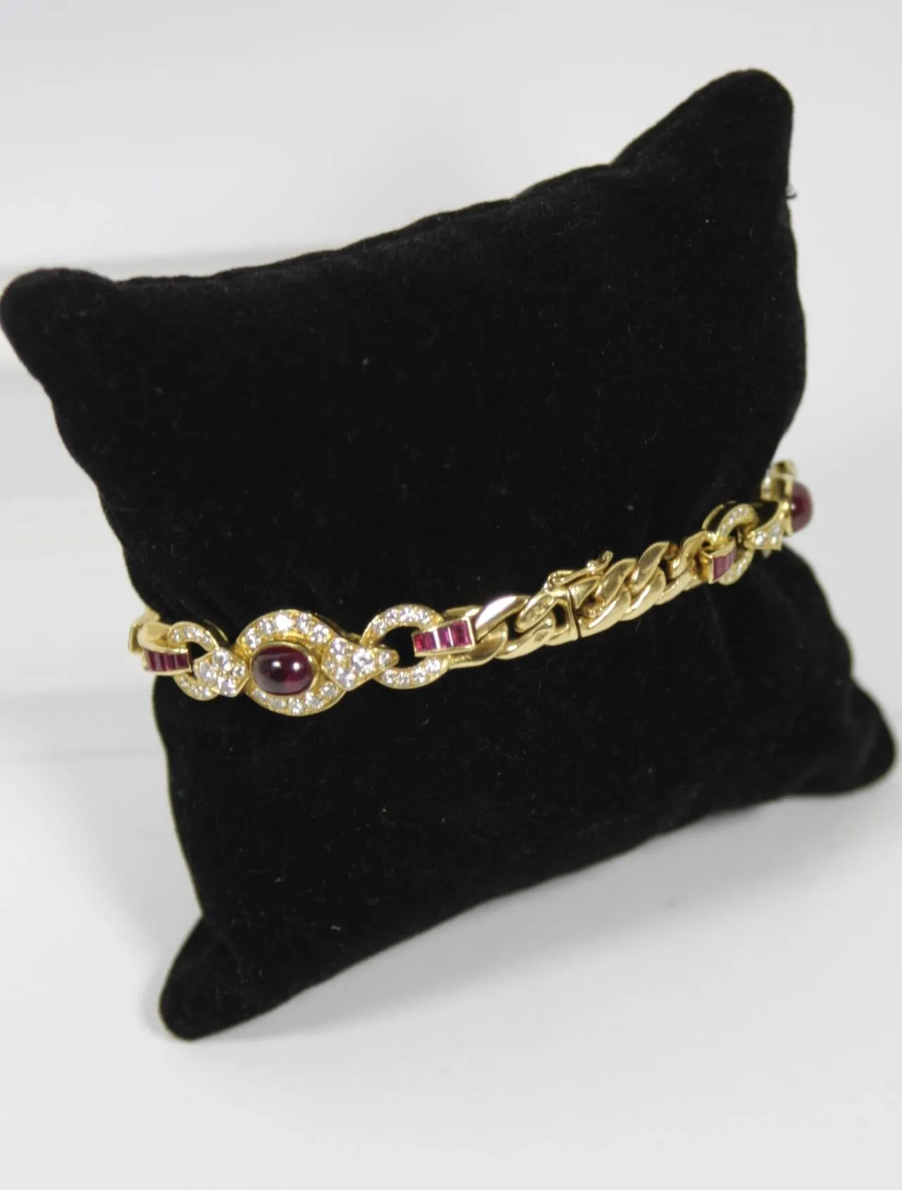 DIAMOND Calibre Cut Ruby 18 Karat Gold Bracelet