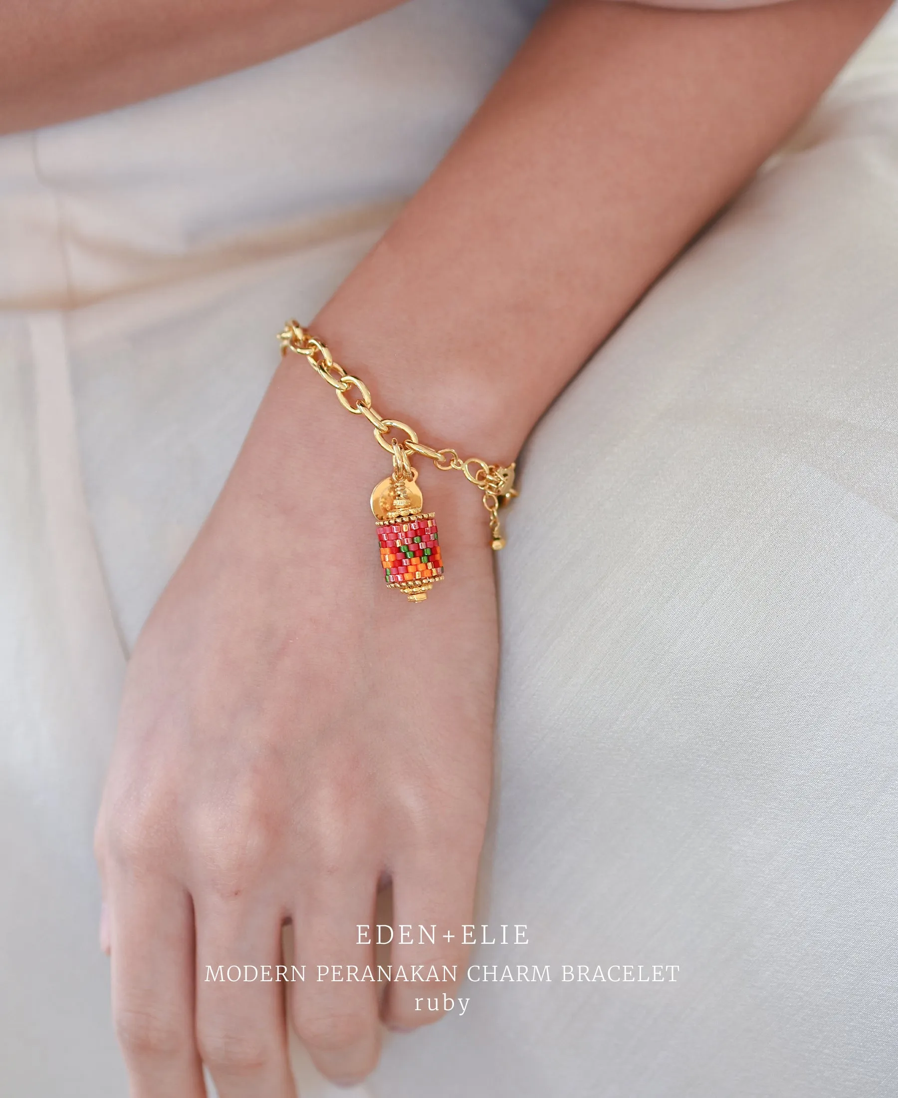 EDEN   ELIE Modern Peranakan gold charm bracelet - amethyst