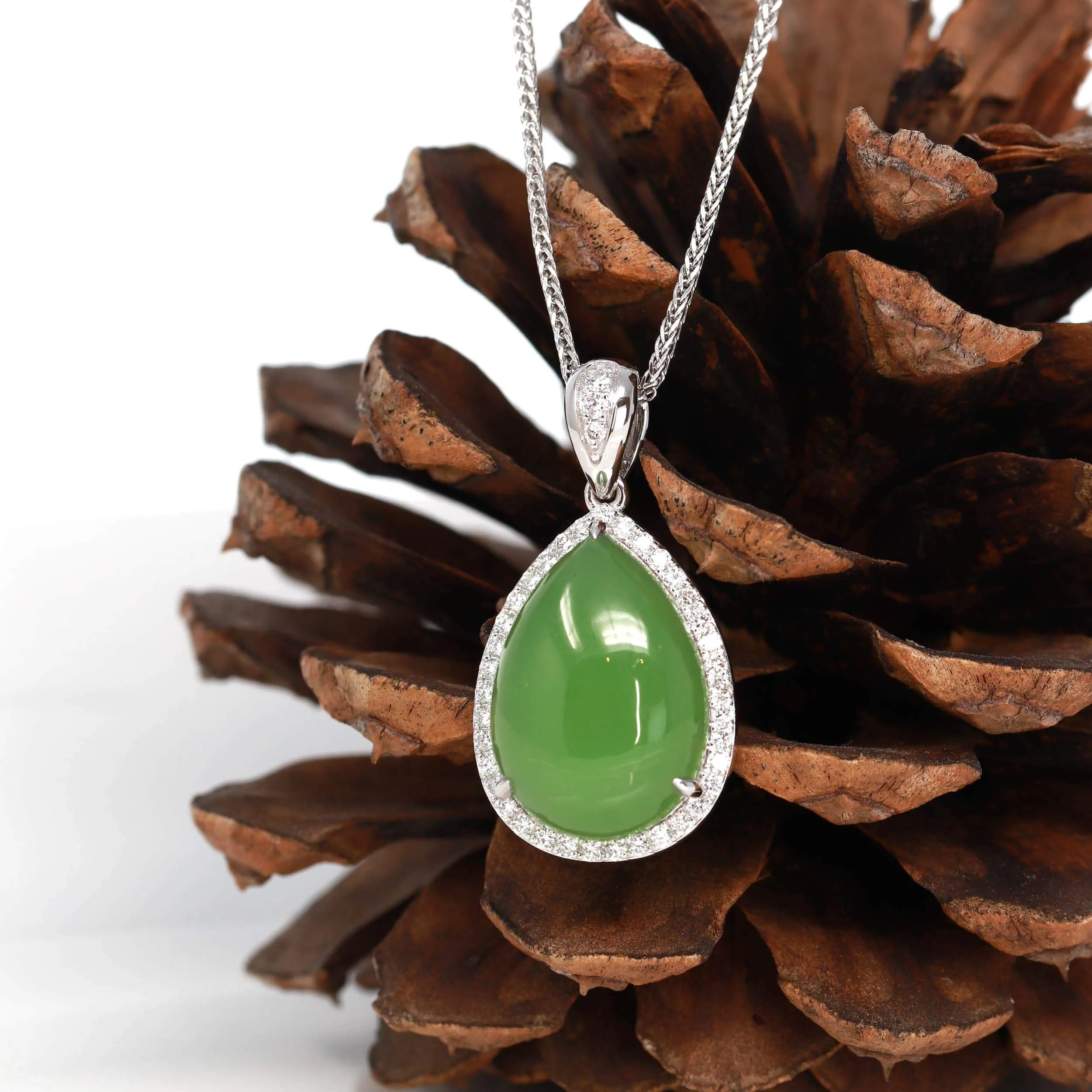 Genuine Green Nephrite Apple Green Jade Tear Drop Pendant Necklace With VS1 Diamond