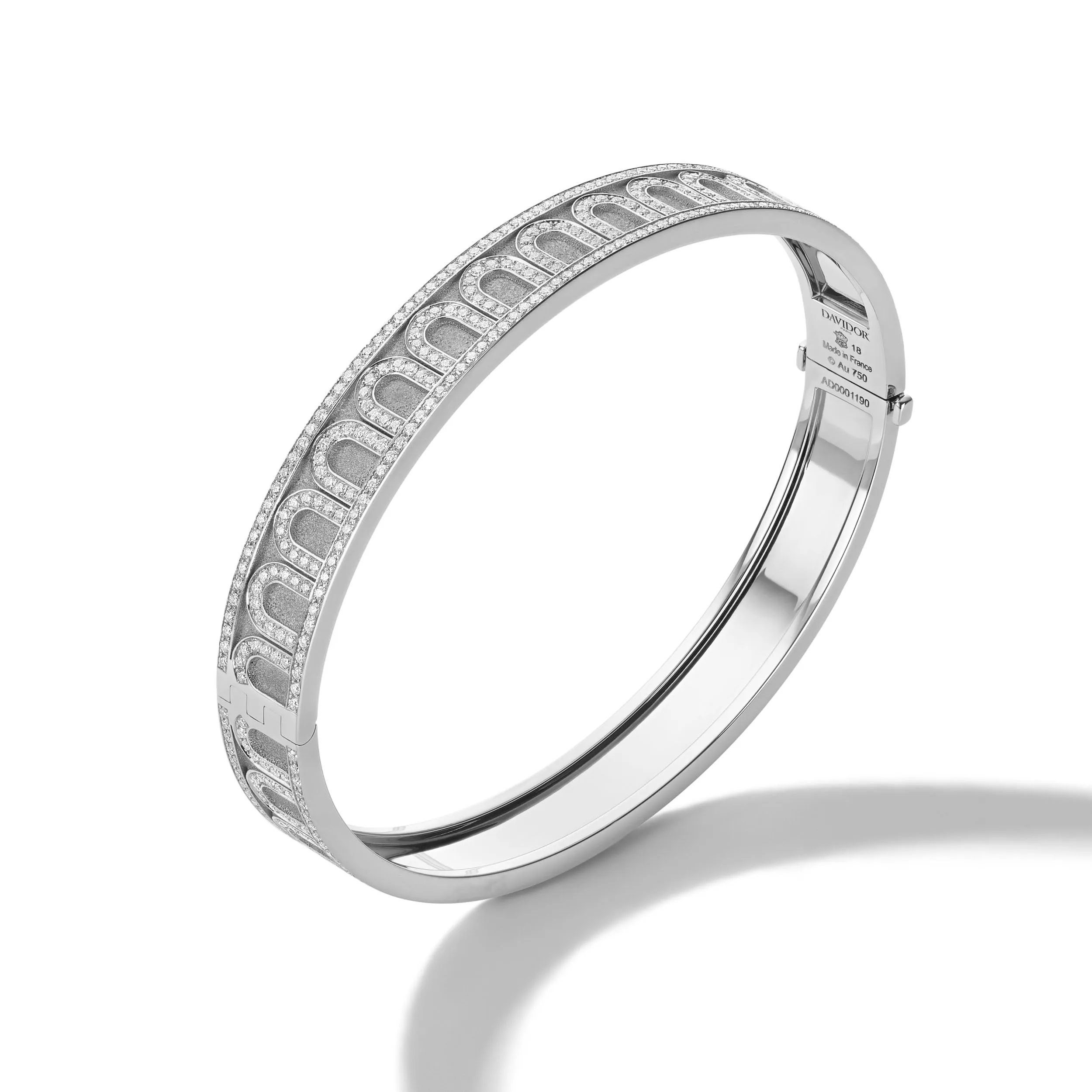 L'Arc de DAVIDOR Bangle MM, 18k White Gold with Satin Finish and Palais Diamonds