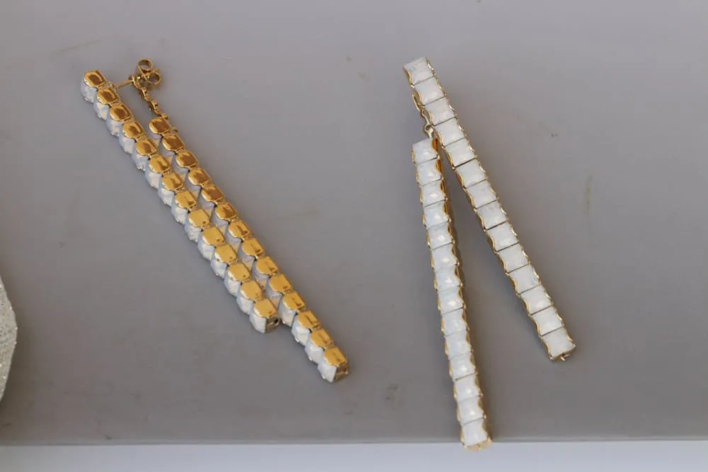 WHITE STICK EARRINGS